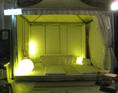 Lo stand e' pronto